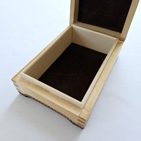 Vintage Wooden Trinket Box Varna Cathedral Handcarved Bohemian Keepsake Bulgaria - Picture 6 of 12